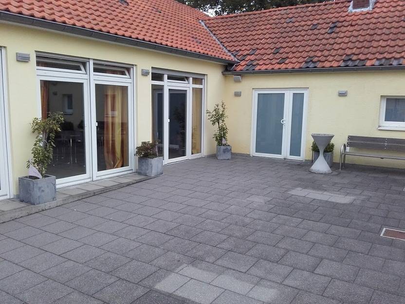 lngfld_biergarten_i.jpg lngfld_biergarten_i.jpg